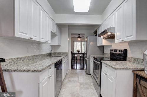 6369 Buffie Ct, Springfield VA  22015-3401 exterior