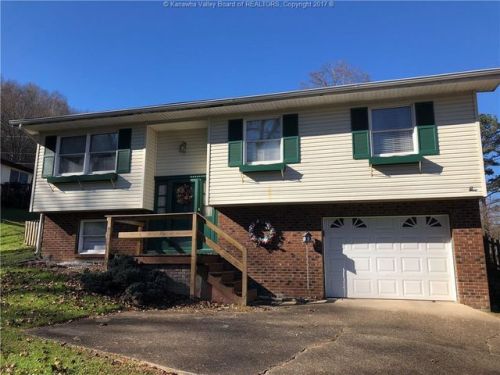 109 Blue Grass Ln, Hurricane, WV 25526-9304