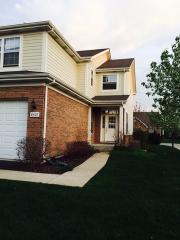 8421 Dawn Ln, Oak Brook, IL 60561-5539