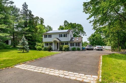 35 Ledgewood Dr, Norwalk CT  06850-1813 exterior