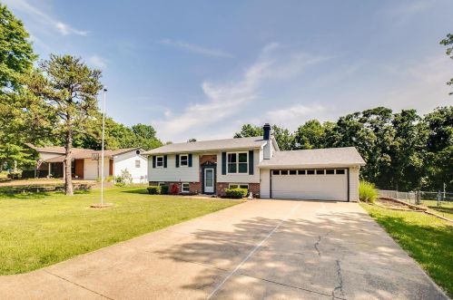 3712 Gail Dr, Imperial, MO 63052-1139