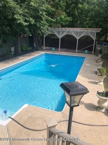 401 Jarob Ct, Point Pleasant Beach, NJ 08742-2170