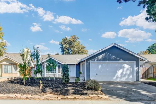 365 Nancy Cir, Vacaville, CA 95687-6668