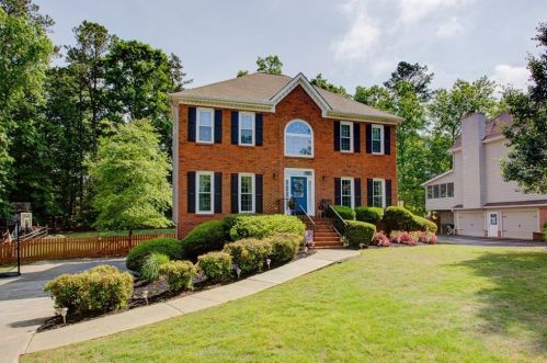 2086 Wilshire Dr, Marietta, GA 30064-4831