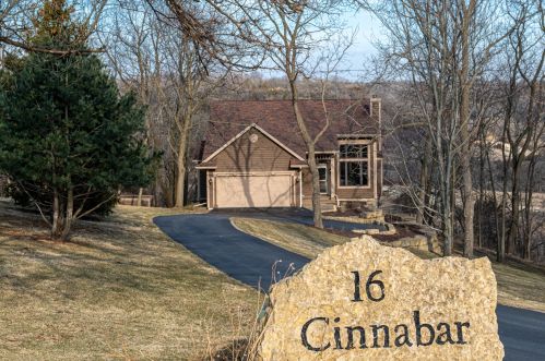 16 Cinnabar Ln, Galena, IL 61036-9438