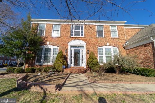 8264 Native Violet Dr, Lorton, VA 22079-5662