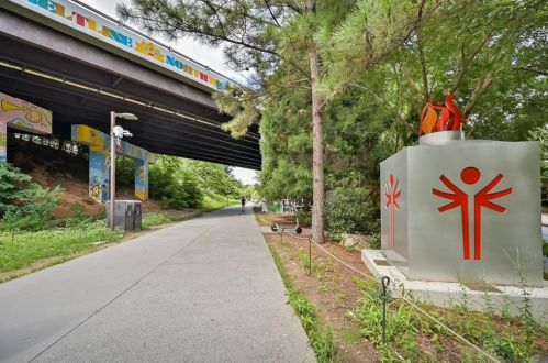 870 Inman Village Pkwy, Atlanta GA  30307-5501 exterior
