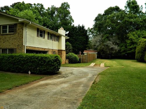 138 Creek Cir, Stockbridge, GA 30281-3322