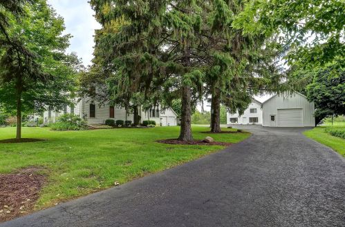 7977 Galena Rd, Bristol, IL 60512-9704