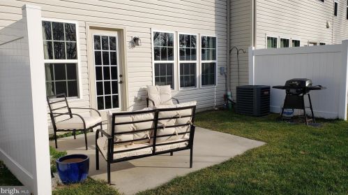 80 Sundance Dr, Trenton NJ 08619-3968 exterior