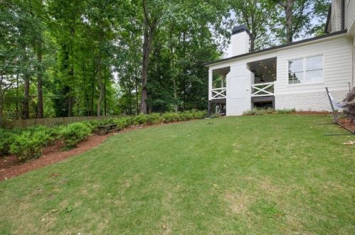 4800 Huntley Dr, Atlanta GA  30342-2732 exterior