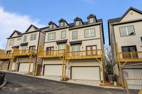 1991 Hollywood Rd, Atlanta GA  30318-1881 exterior