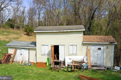 155 Engle Rd, Harpers Ferry WV 25425-4042 exterior