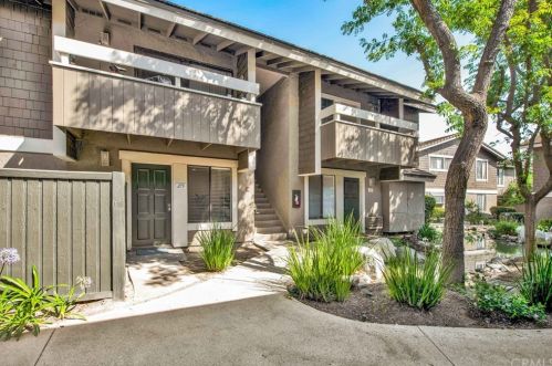 279 Streamwood, Irvine CA  92620-1966 exterior