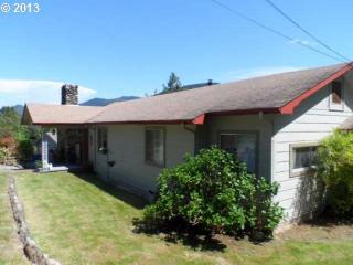611 Fairchild St, Canyonville, OR 97417-8741