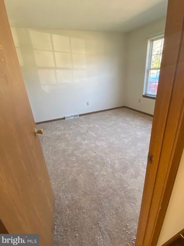 1016 Rebecca St, Carlisle, PA 17013-1638
