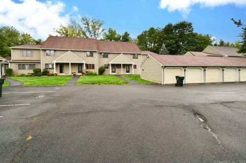 35 Pheasant Ct, Windsor Locks CT  06096-1309 exterior