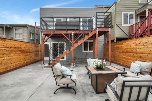 260 Girard St, San Francisco CA 94134-2110 exterior