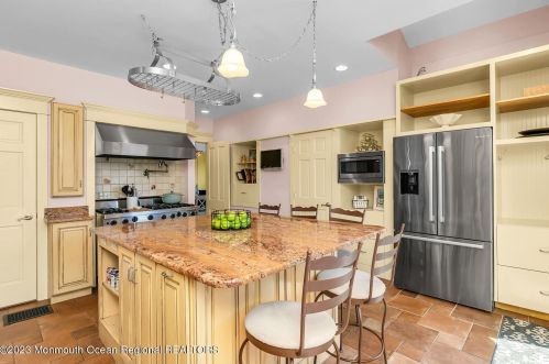 35 Leroy Pl, Tinton Falls NJ  07701-1712 exterior