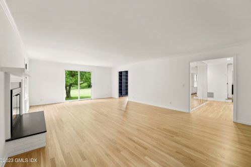 22 Plow Ln, Greenwich CT  06830-4825 exterior