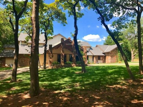 1901 Woodhill Rd, Edmond, OK 73025-2927