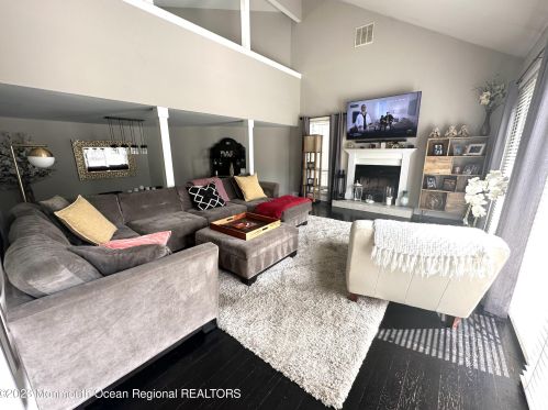 16 Provident Ct, Tinton Falls NJ  07712-7264 exterior