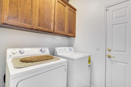 3010 La Vina Cir, Los Banos CA  93635-9497 exterior