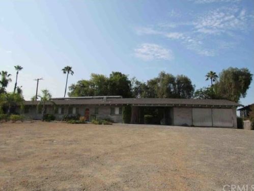 18872 Fowler Ave, Santa Ana, CA 92705-1217