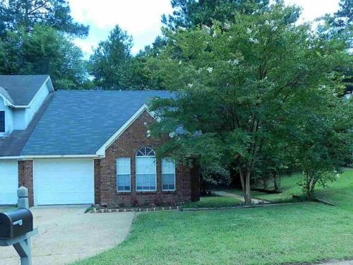 733 Winding Hills Dr, Clinton, MS 39056-6332