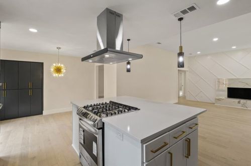 16234 Amberwood Rd, Dallas TX  75248-2980 exterior