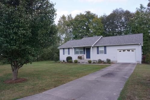 206 7th Ave, Baxter, TN 38544-5165