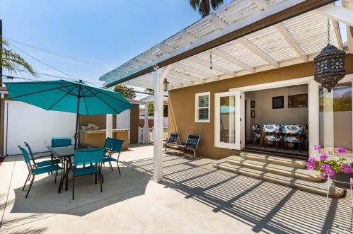 531 Dickel St, Anaheim CA  92805-1808 exterior