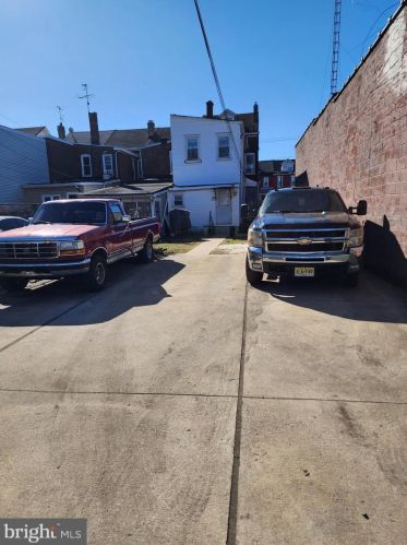 46 Olden Ave, Trenton NJ 08638-4328 exterior