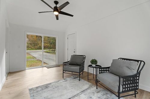 23 Floyd Rd, Derry NH  03038-4822 exterior