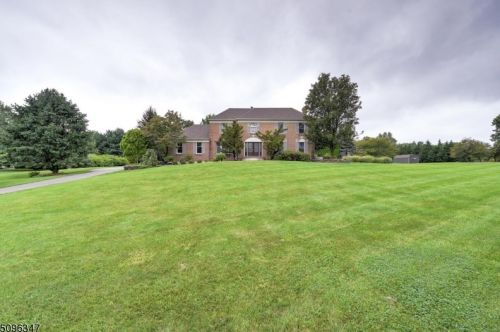 12 Dehoff Dr, Flemington, NJ 08822-1938