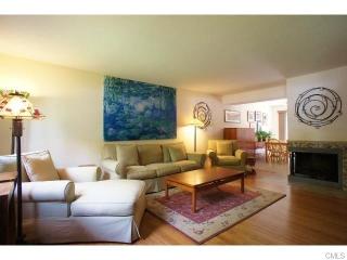 64 Center Avenue Ext, Norwalk CT  06851-2819 exterior