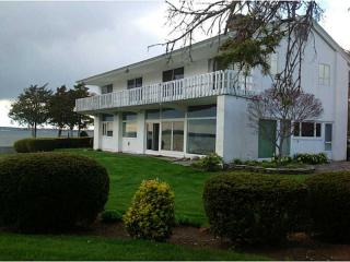 200 Briarcliff Ave, Warwick, RI 02889-6800