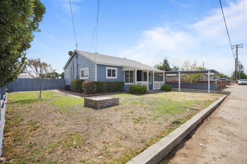 240 Davis St, Turlock, CA 95380-5238