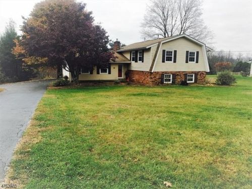 12 Sid Taylor Rd, Lafayette, NJ 07848-3819
