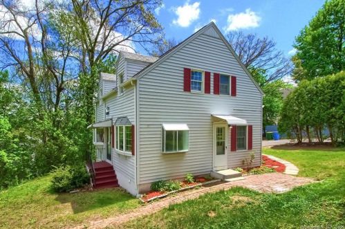 87 Deerfield Ave, Waterbury, CT 06708-1349
