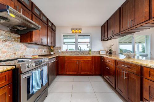 2522 Halekoa Dr, Honolulu, HI 96821-1042