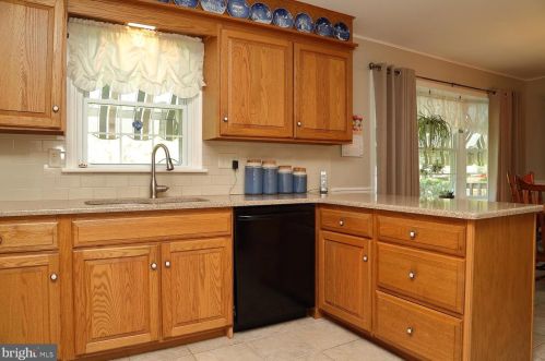 1144 Devonshire Rd, Lancaster PA  17601-1611 exterior