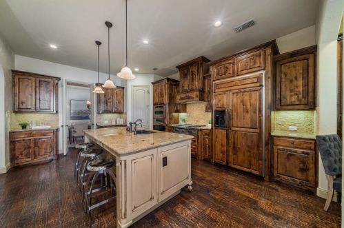 6600 Barcelona, Irving TX  75039-3043 exterior