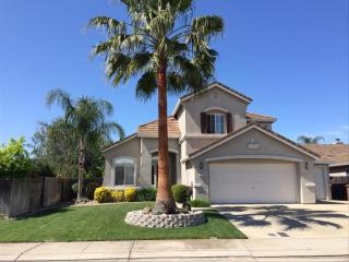 77 Westbrook Dr, Lodi, CA 95242-8334