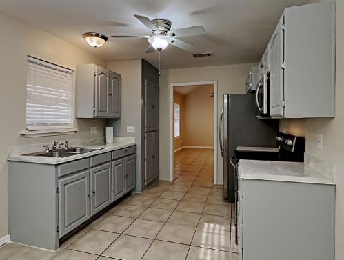 3320 Stanley Ave, Fort Worth TX  76110-3744 exterior