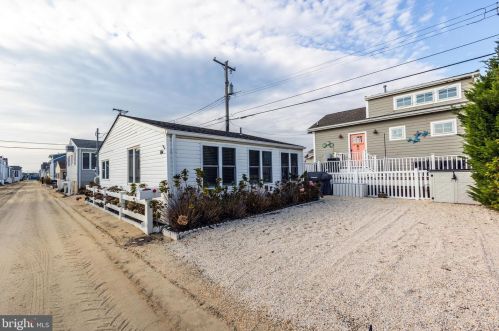 104 Penguin Way, Lavallette, NJ 08735-1234