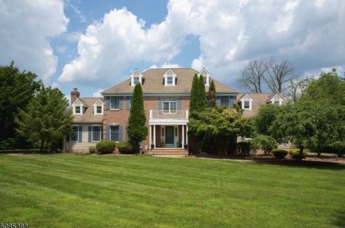 201 Low Ct, Flemington, NJ 08822-7063
