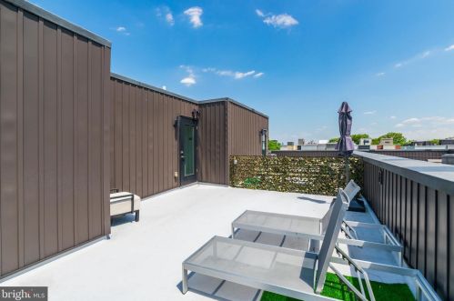 751 20th St, Philadelphia PA  19130-2003 exterior