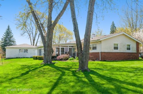 1958 Elmwood Cir, Arlington Hts, IL 60004-3511