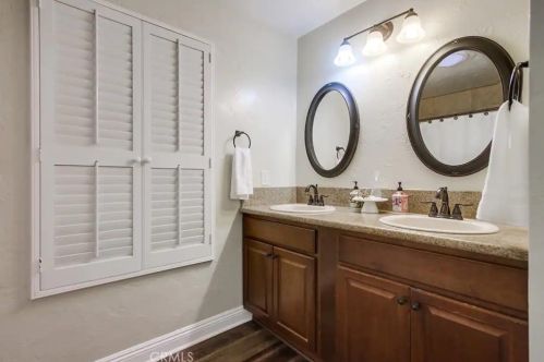 1566 La Vine Ln, Vista CA  92084-7268 exterior